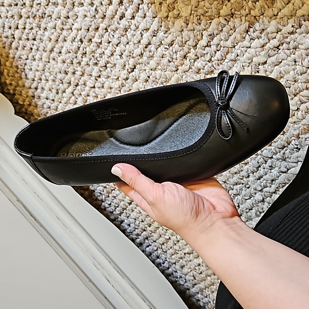 Born ballet flats size 9